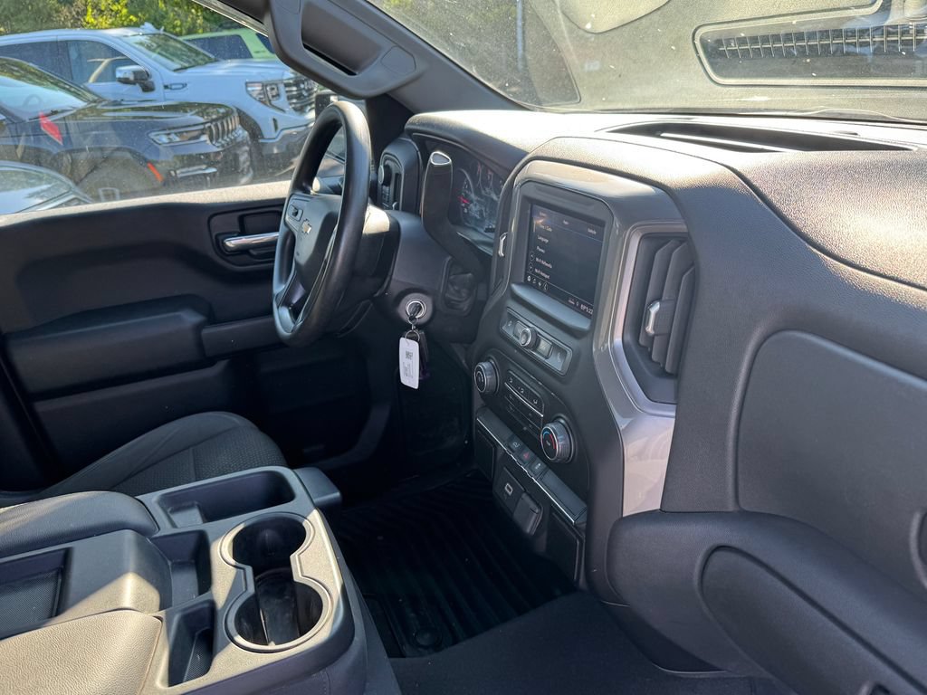 Used 2020 Chevrolet Silverado 1500 Custom w/ Custom Value Package AWD/4WD image 26