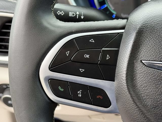 Used 2024 Chrysler Pacifica Limited FWD image 20