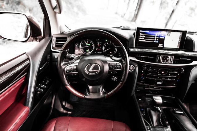 Used 2016 Lexus LX 570 4WD w/ Luxury Package image 13