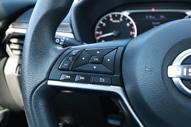 Used 2024 Nissan Altima 2.5 SV FWD image 13