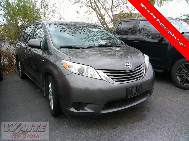 Used 2016 Toyota Sienna LE