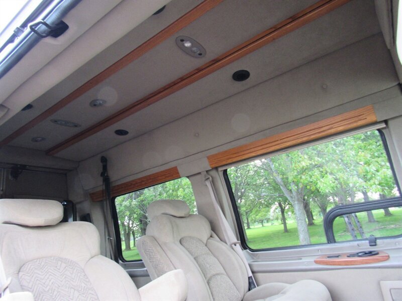 Used 2004 Chevrolet Express 2500 RWD image 12
