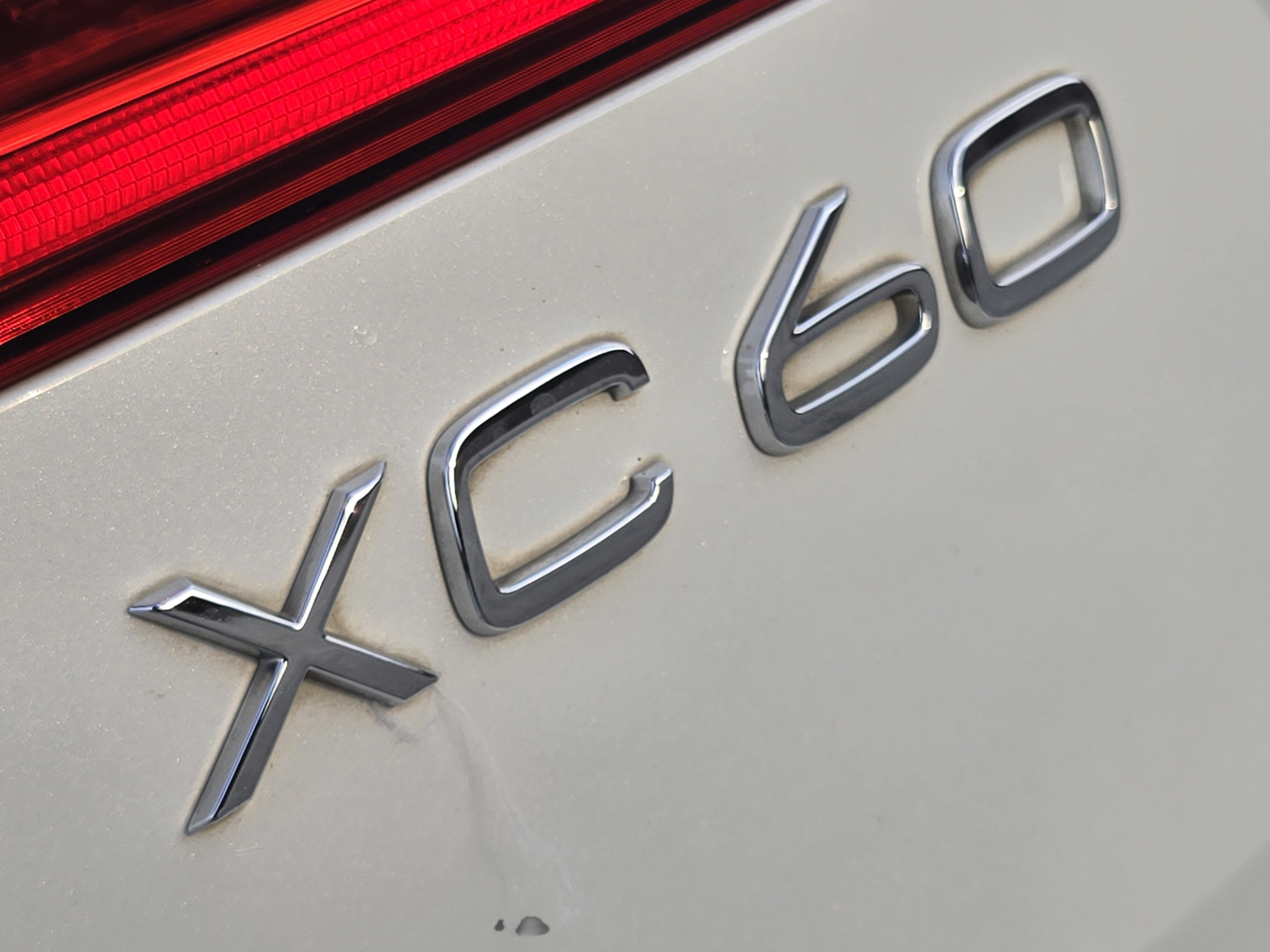 Used 2022 Volvo XC60 B5 Inscription w/ Advanced Package AWD/4WD image 31