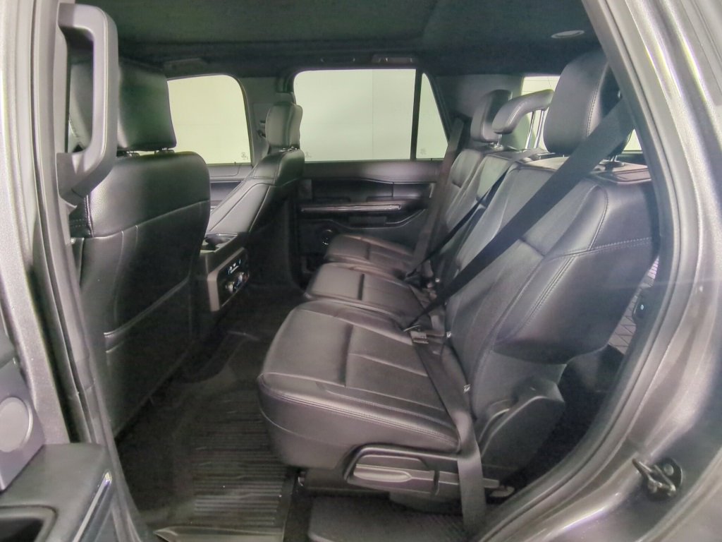 Used 2018 Ford Expedition XLT w/ Equipment Group 202A image 18