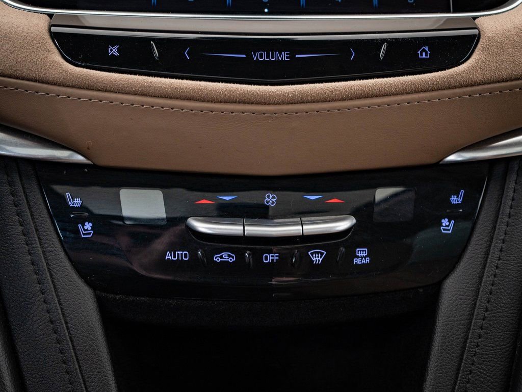 Used 2018 Cadillac XT5 Platinum w/ Driver Assist Package image 37
