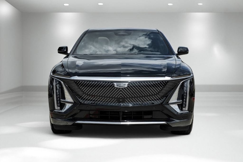 Used 2023 Cadillac Lyriq AWD image 7