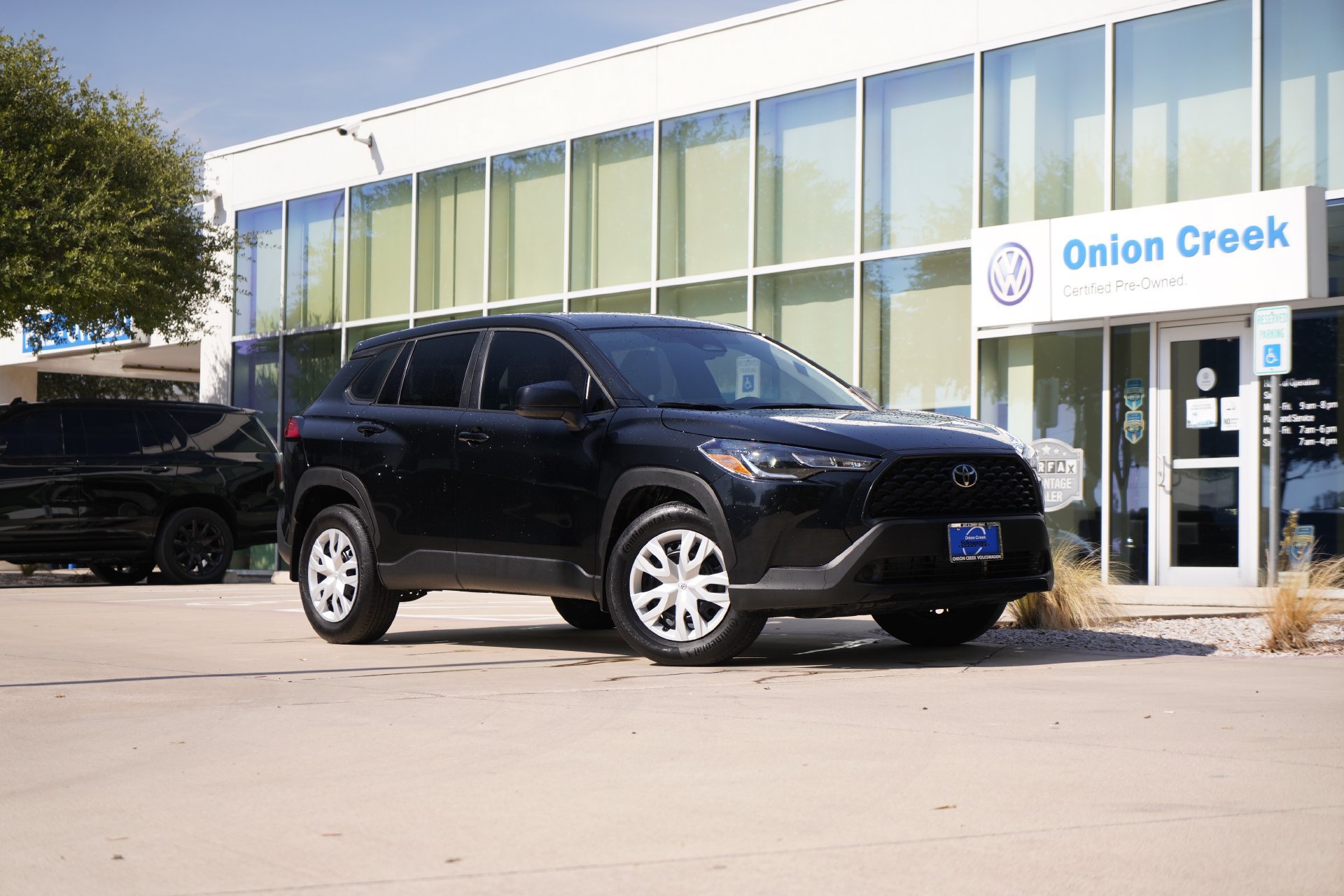 Used 2025 Toyota Corolla Cross L FWD image 1
