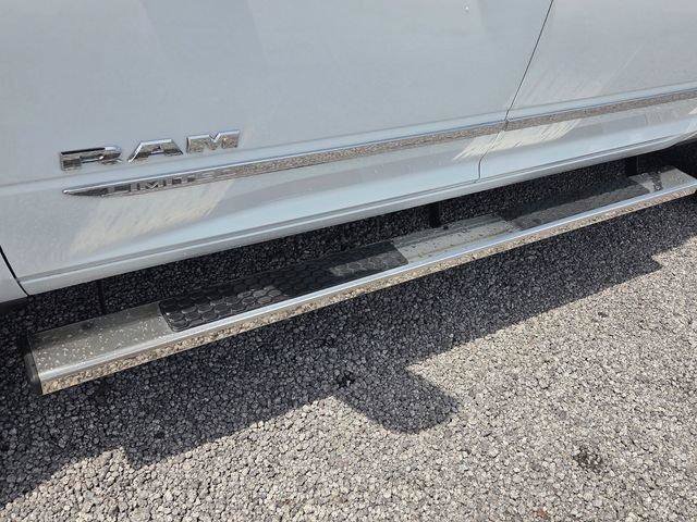 Used 2024 RAM 2500 Tradesman w/ Chrome Appearance Group AWD/4WD image 10