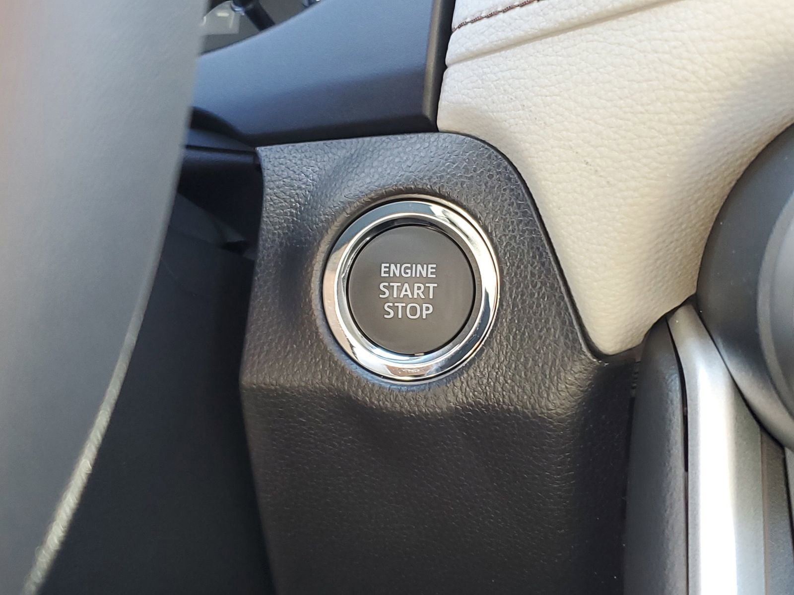 Certified 2025 Toyota RAV4 XLE w/ Convenience Package image 31