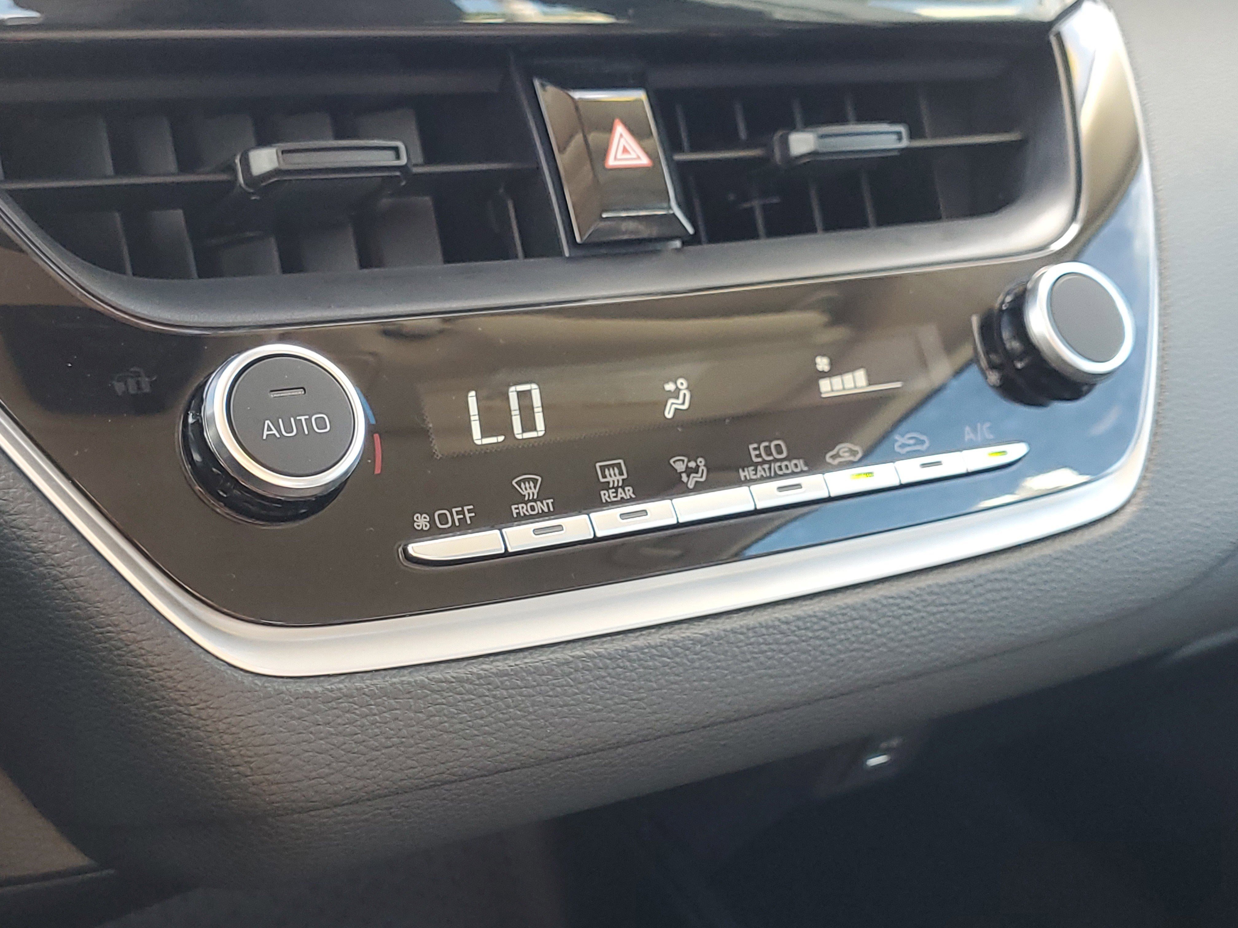 Used 2024 Toyota Corolla LE image 28