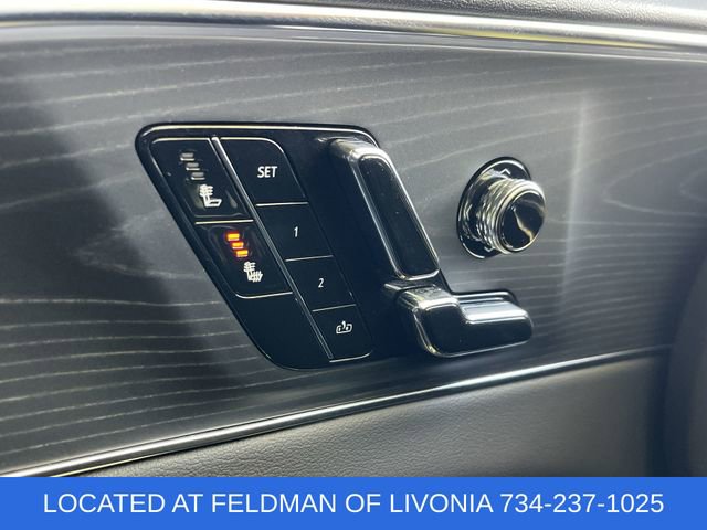 Used 2025 Cadillac Lyriq Luxury image 36