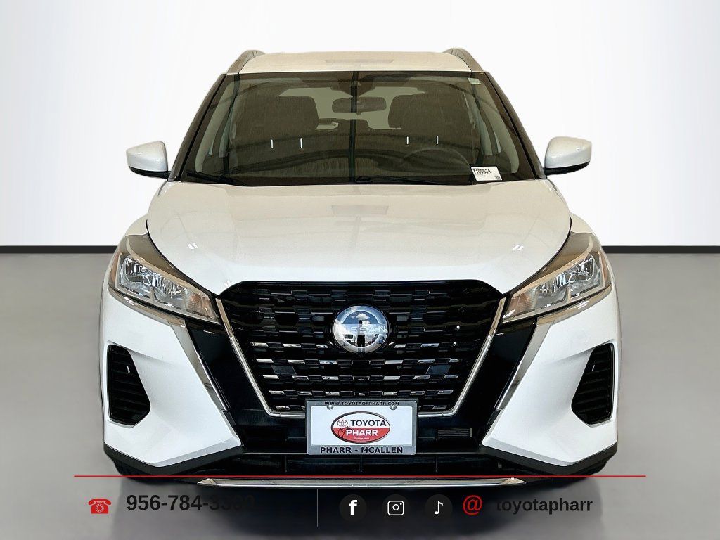 Used 2024 Nissan Kicks SV FWD image 2