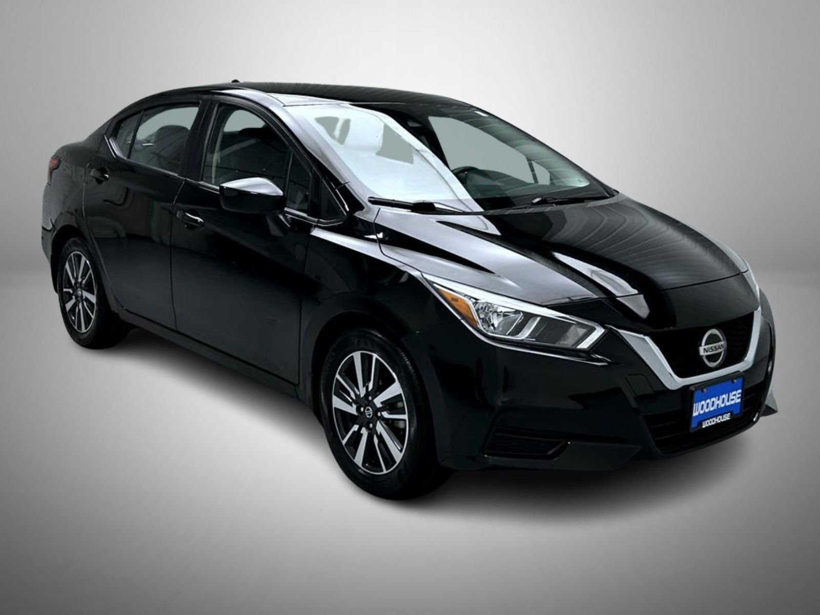 Used 2022 Nissan Versa SV FWD image 3