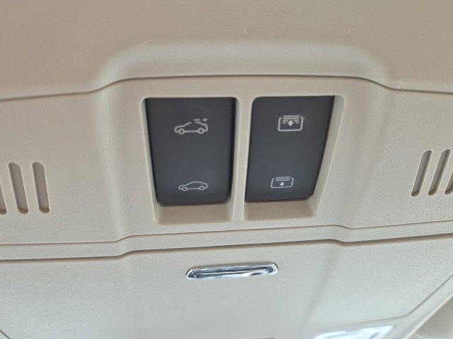 Used 2019 Buick Envision Essence FWD image 36