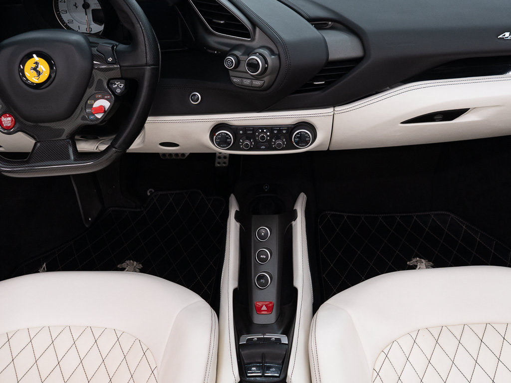 Used 2018 Ferrari 488 Spider RWD image 32