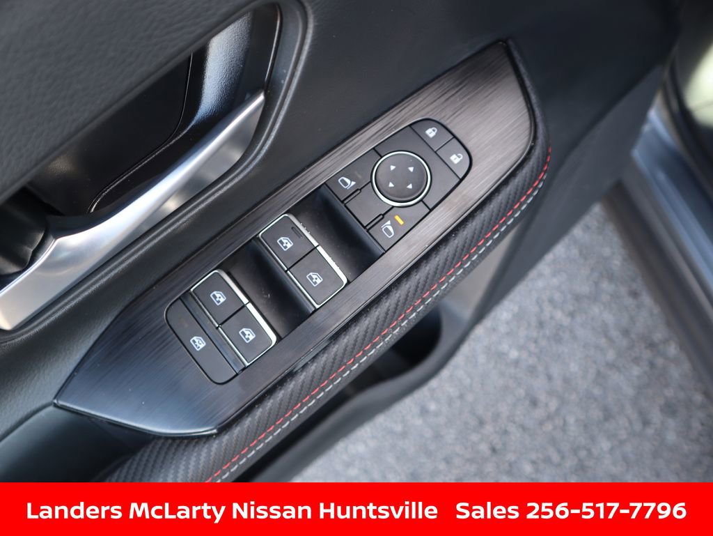 Used 2025 Nissan Kicks SR image 20