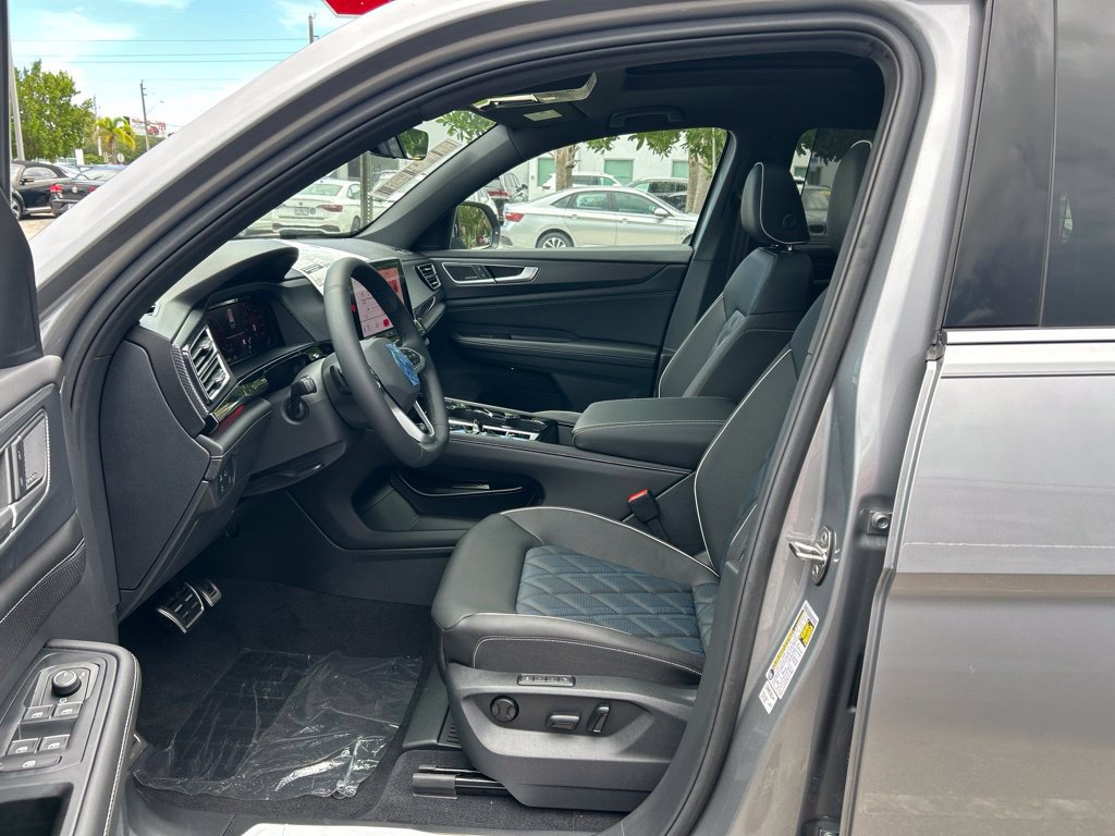 New 2026 Volkswagen Atlas Cross Sport SEL Premium R-Line AWD/4WD image 15