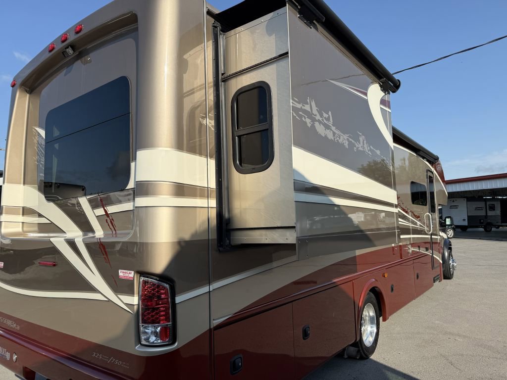 Used 2018 RAM 5500 SLT w/ Quick Order Package 29G SLT image 37