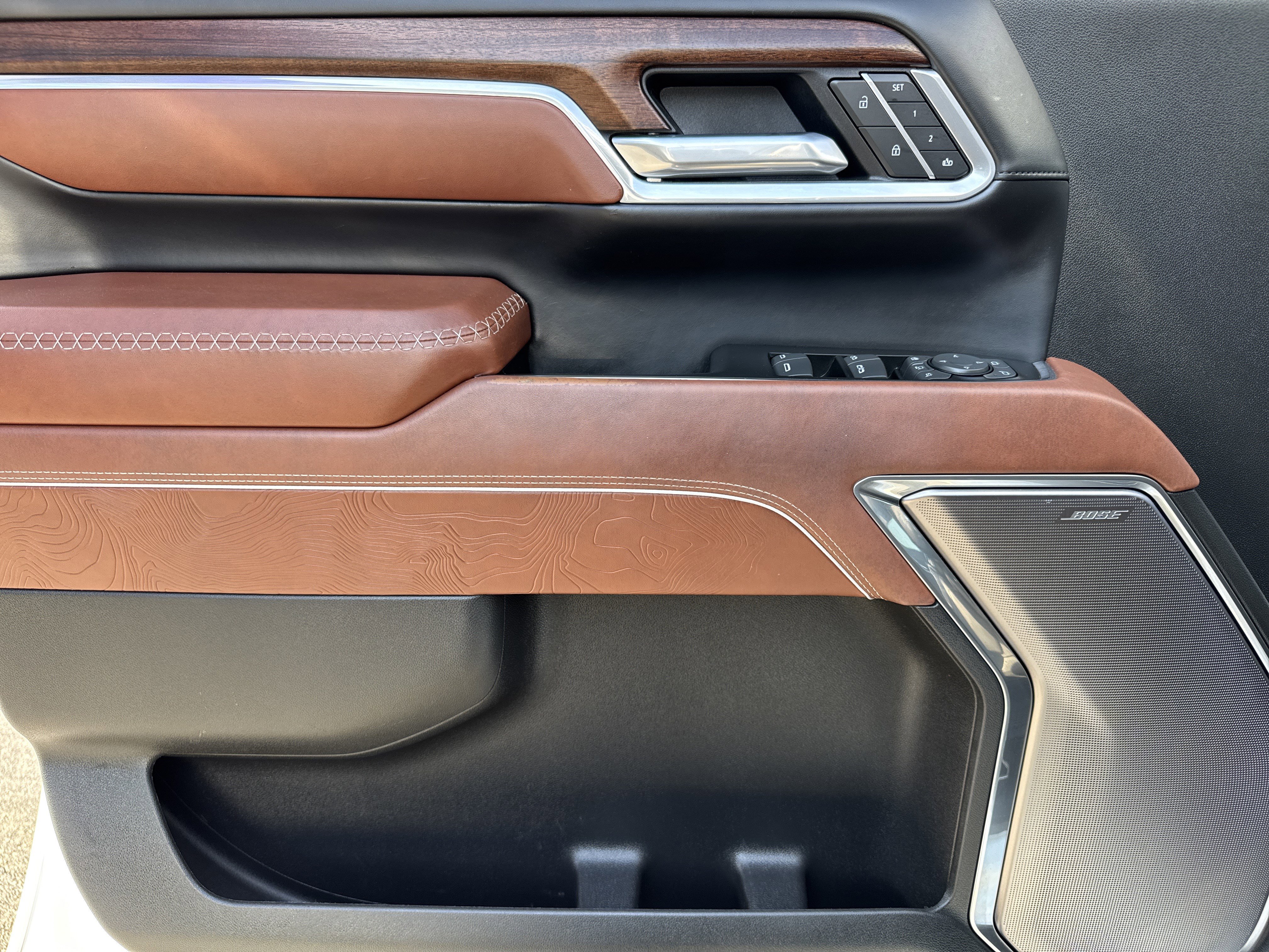 Used 2025 GMC Sierra 2500 Denali Ultimate image 14