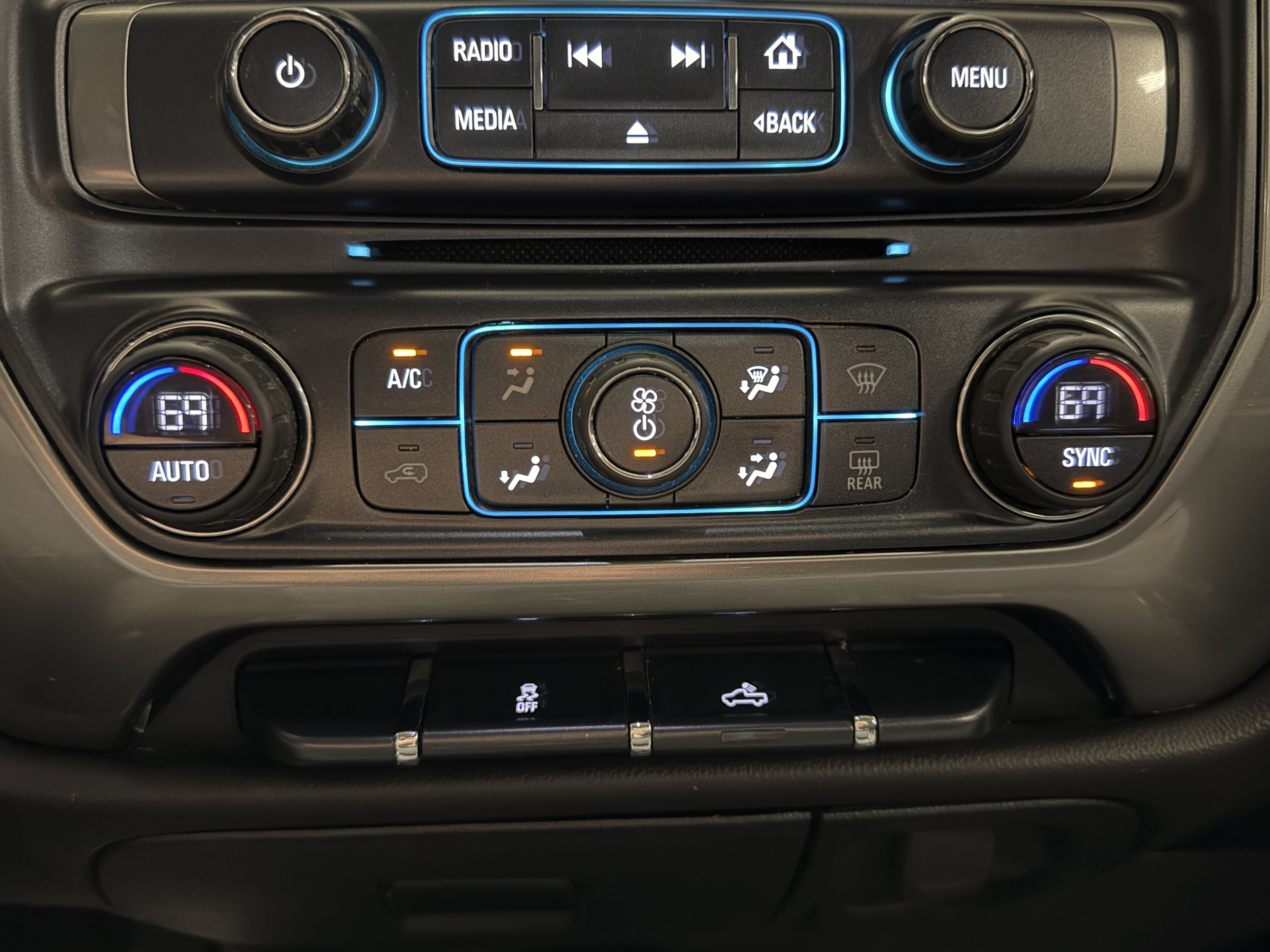 Used 2019 Chevrolet Silverado 1500 LT w/ All Star Edition AWD/4WD image 9