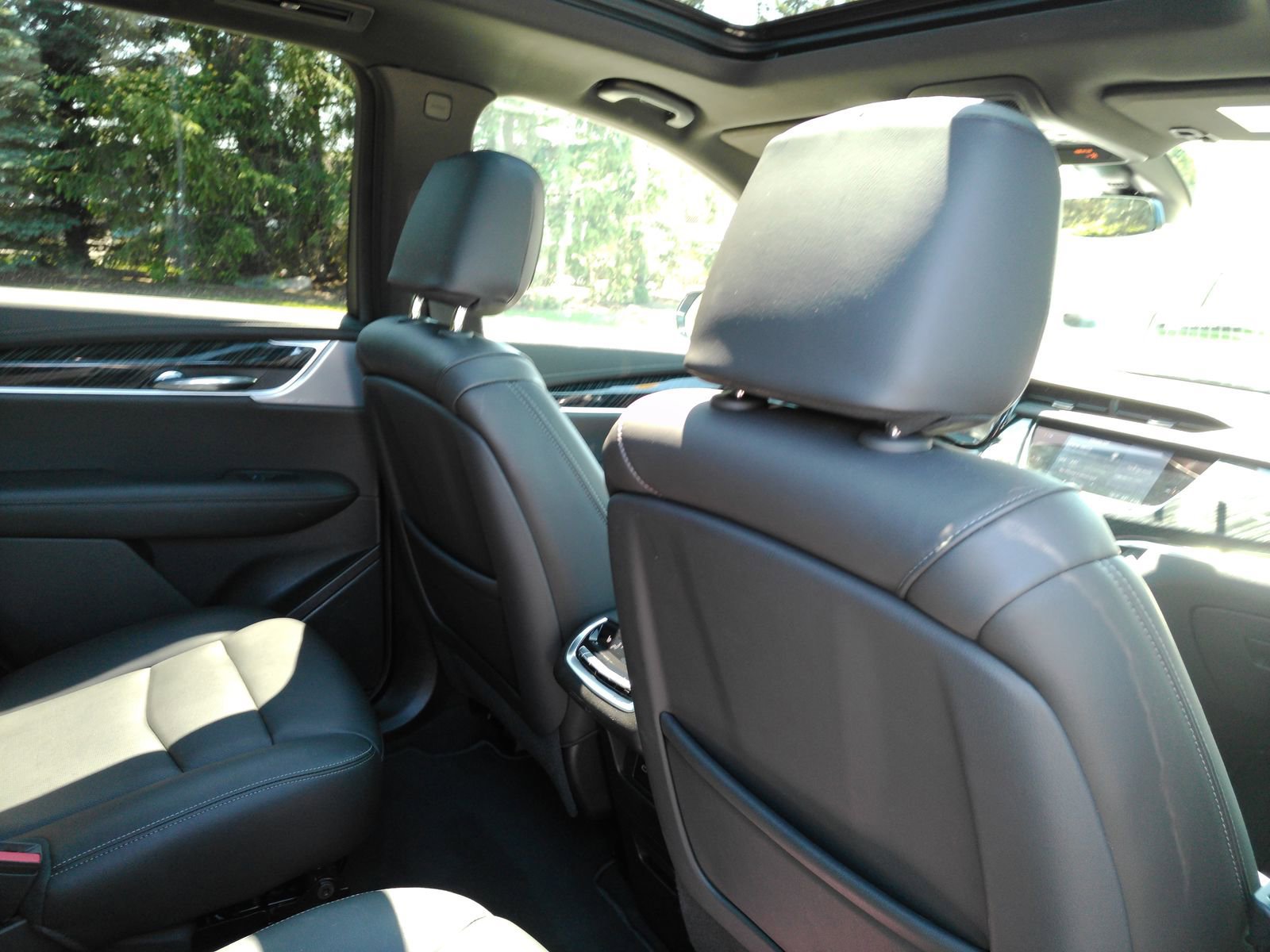 Used 2025 Cadillac XT6 Premium Luxury AWD/4WD image 15