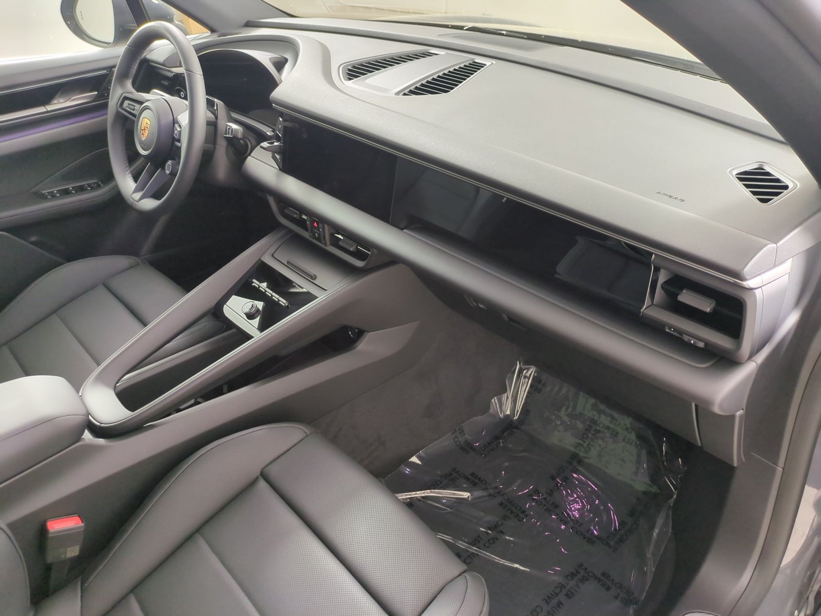 New 2026 Porsche Macan Electric RWD image 27