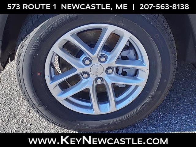New 2024 Jeep Grand Cherokee L Laredo w/ Trailer Tow Package AWD/4WD image 11