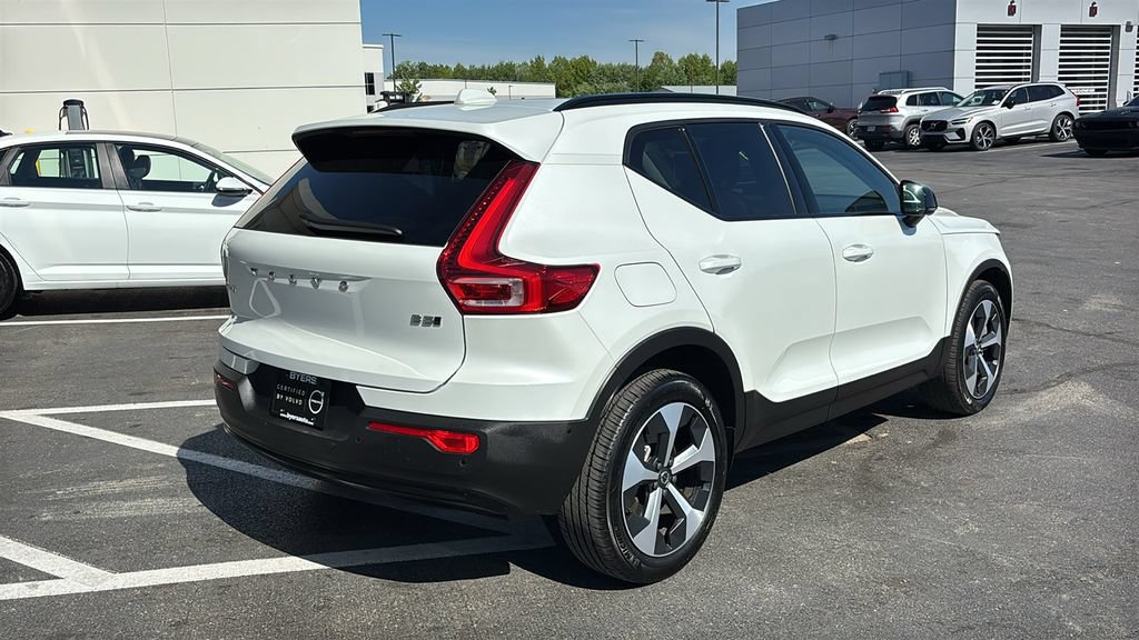 Certified 2026 Volvo XC40 B5 Plus AWD/4WD image 29