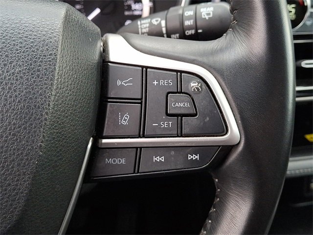 Used 2023 Toyota Highlander XLE image 23