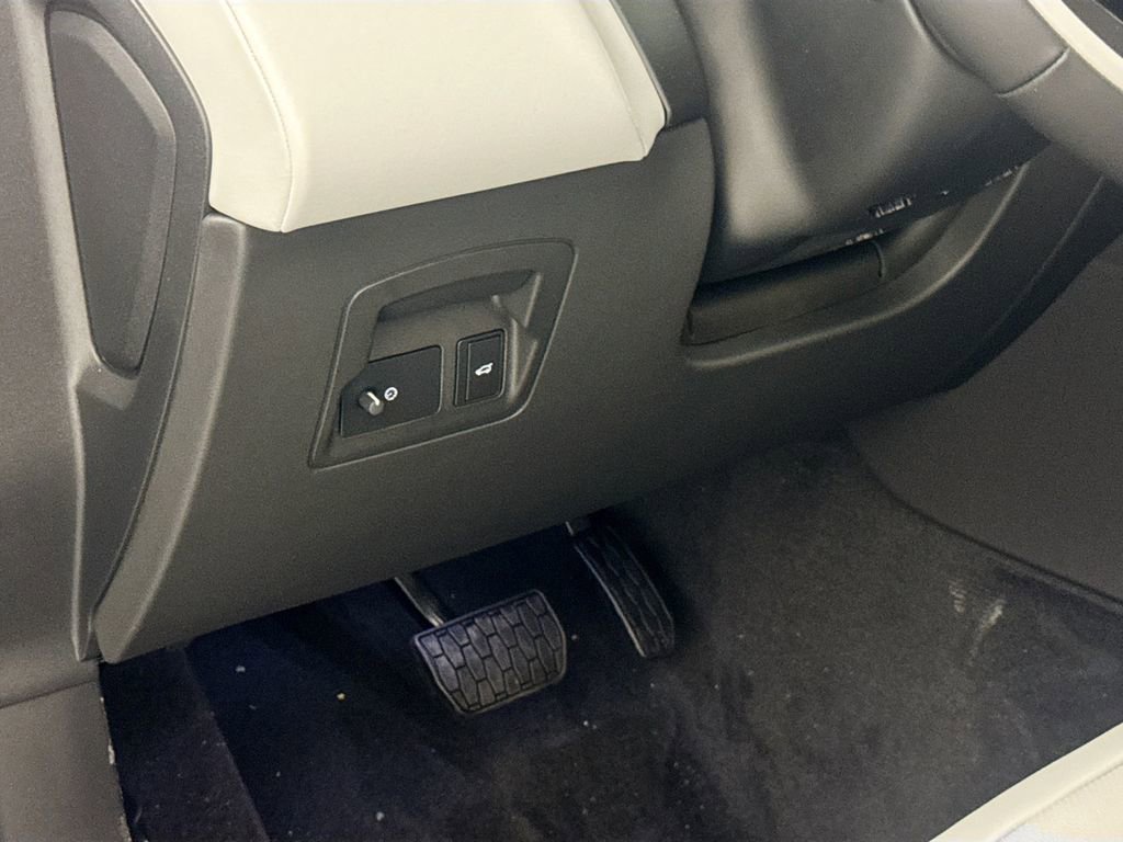 New 2026 Land Rover Range Rover Velar S image 10