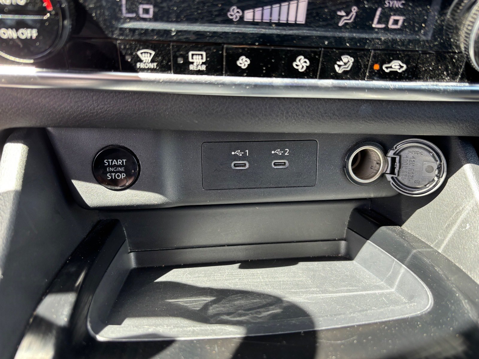 Used 2025 Nissan Rogue SV AWD/4WD image 15