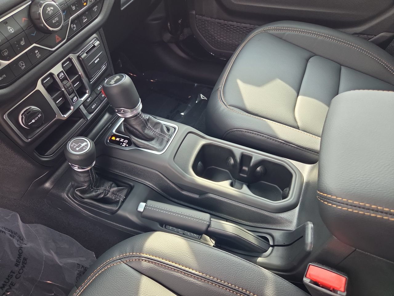 New 2027 Jeep Wrangler Unlimited Sahara AWD/4WD image 17