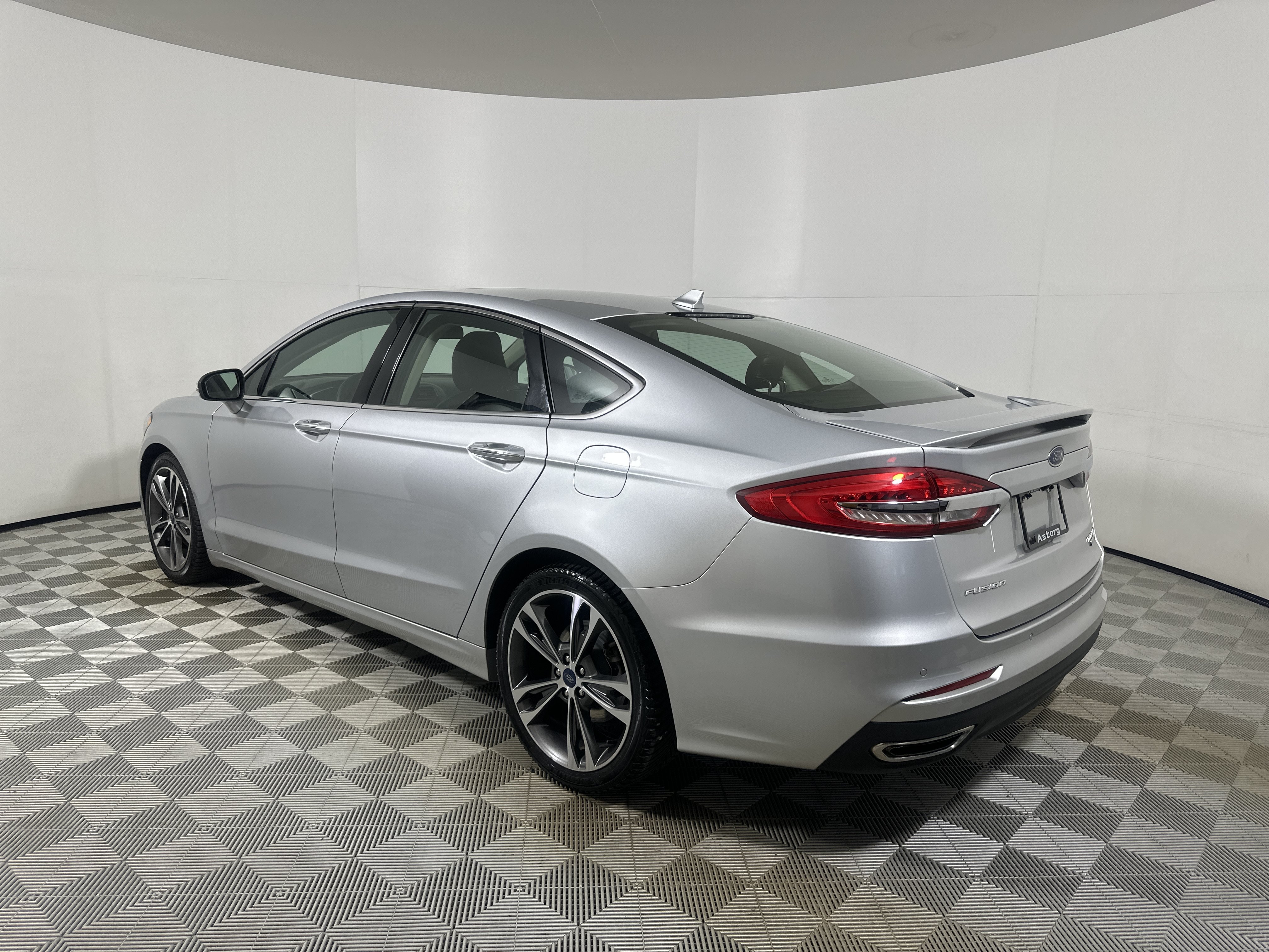 Used 2019 Ford Fusion Titanium AWD/4WD image 5