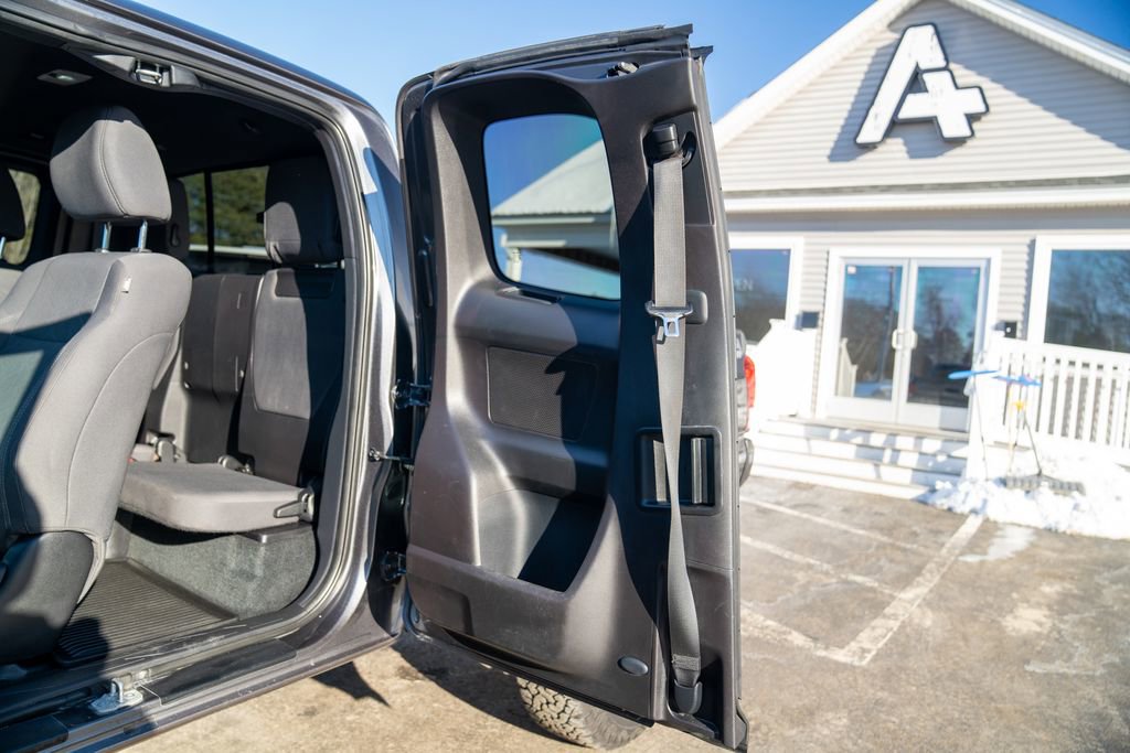 Used 2018 Toyota Tacoma TRD Sport w/ Technology Package image 17