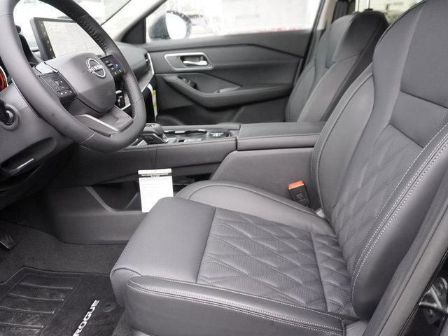 New 2025 Nissan Rogue Platinum w/ Tech Package image 8