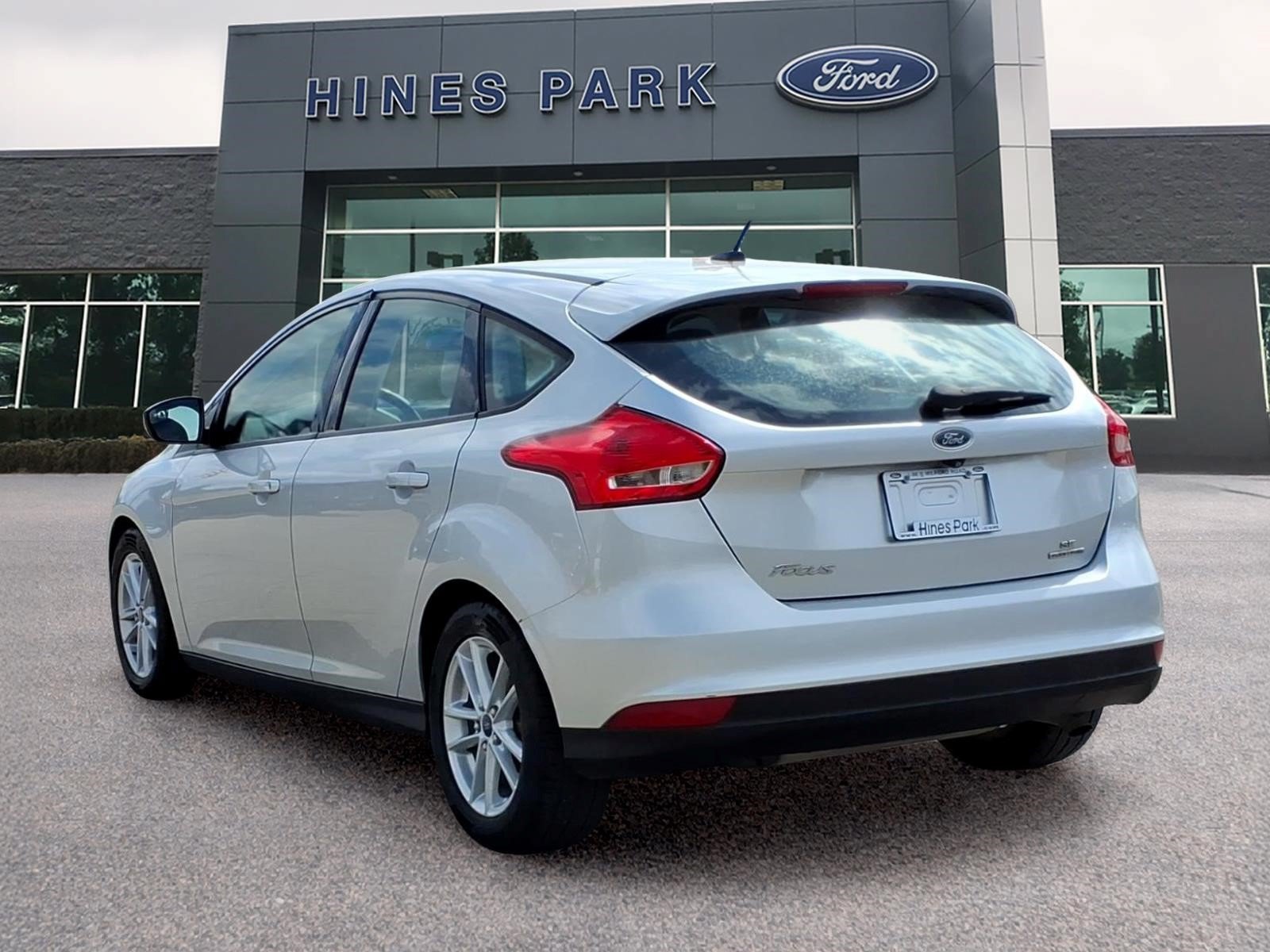 Used 2015 Ford Focus SE w/ Interior Protection Package FWD image 5