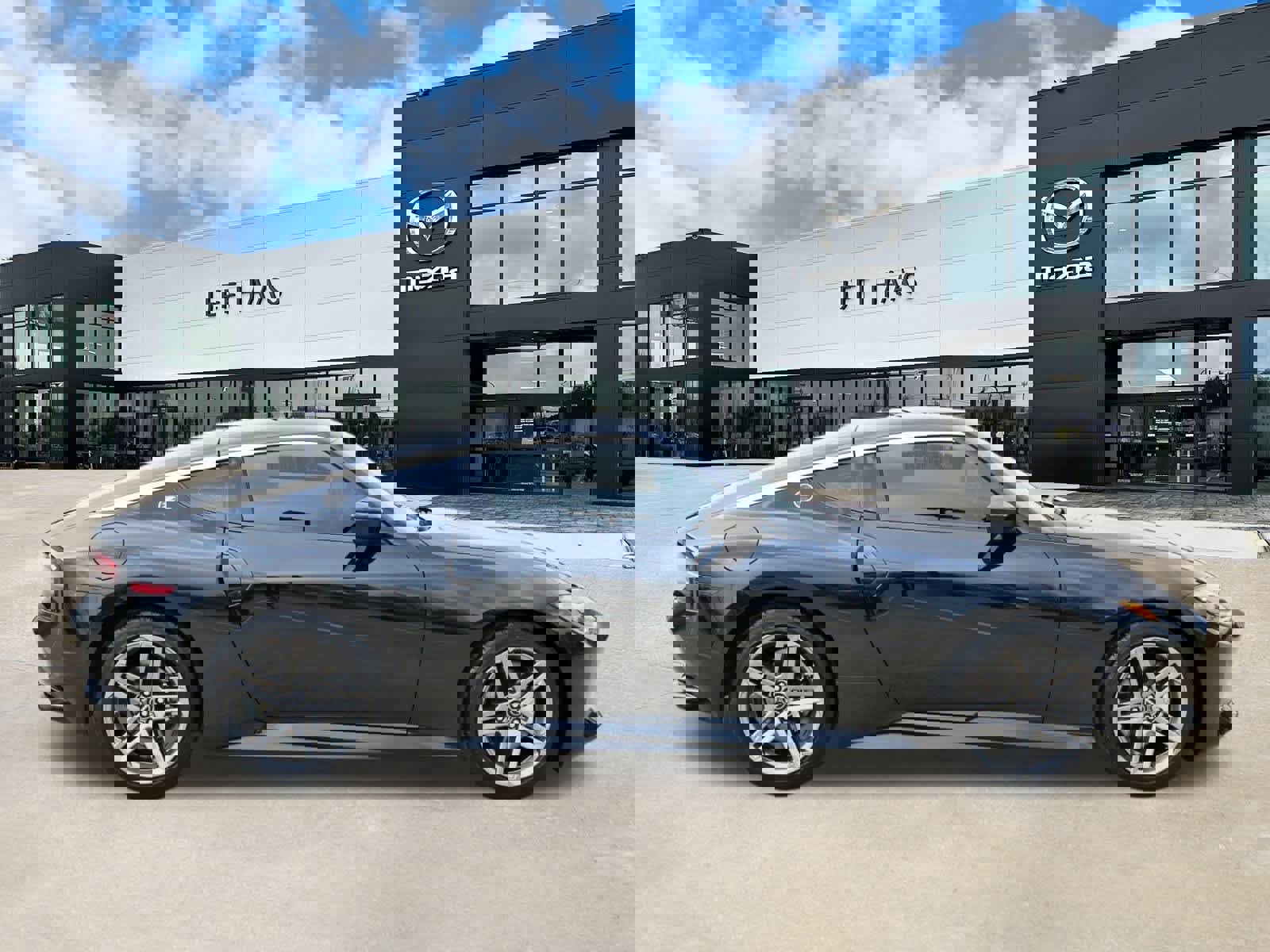 Used 2025 Nissan Z Sport w/ Floor Mat Package image 5