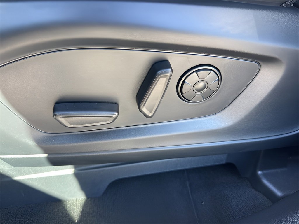 Used 2025 Ford Explorer ST-Line w/ Premium Package image 10