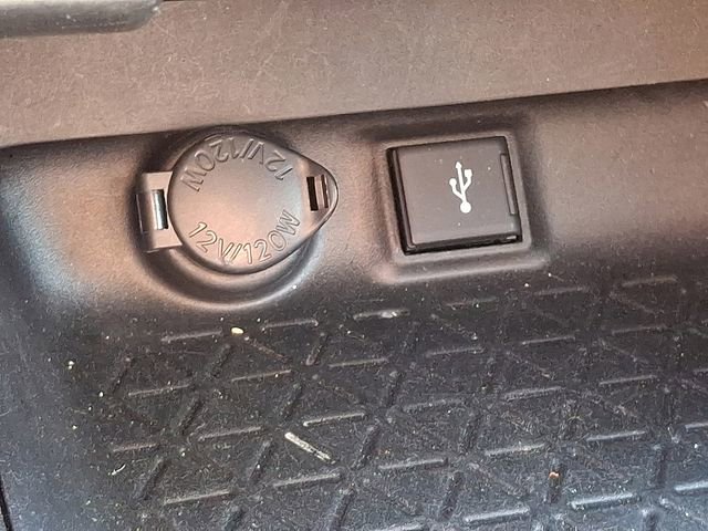 Used 2021 Toyota RAV4 XLE image 30