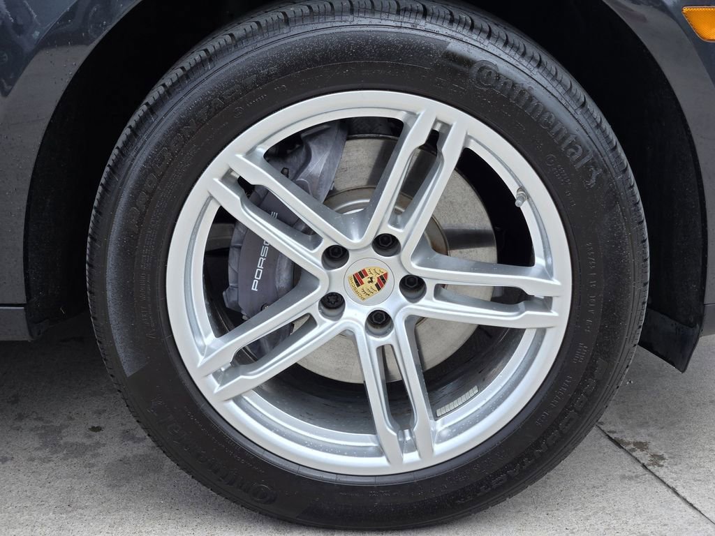 Used 2024 Porsche Macan AWD/4WD image 16