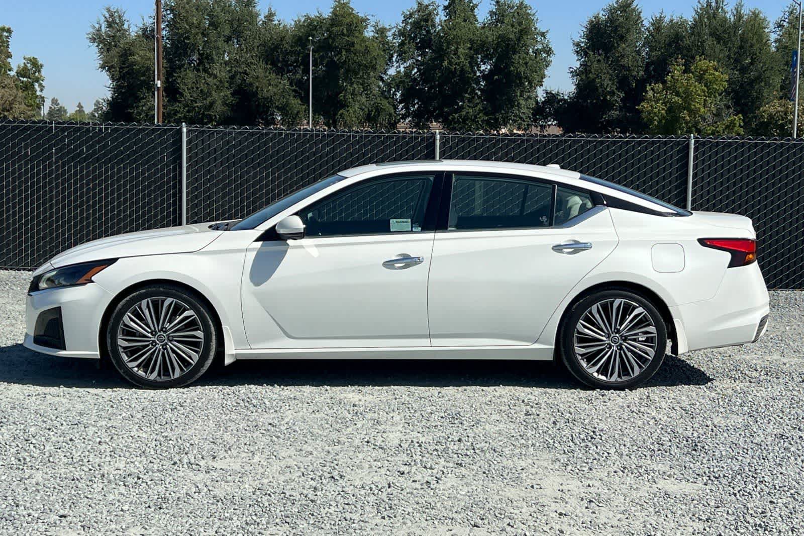 Certified 2023 Nissan Altima 2.5 SL FWD image 6