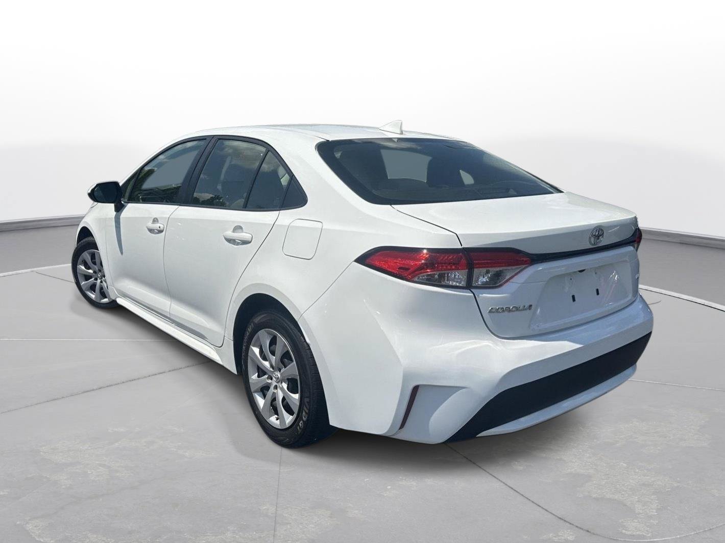 Used 2022 Toyota Corolla LE FWD image 8