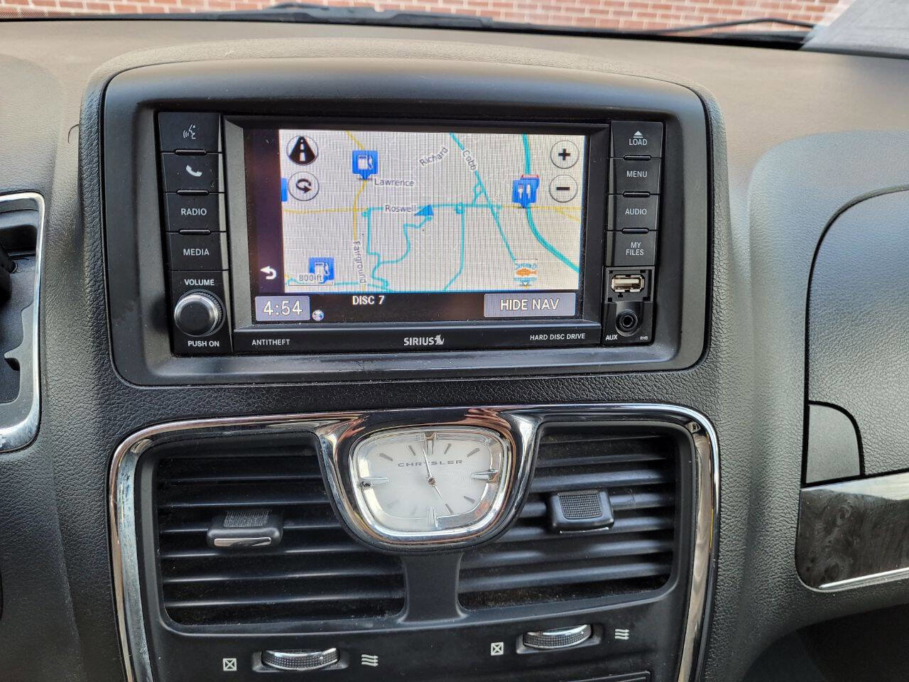 Used 2014 Chrysler Town & Country Touring-L w/ Driver Convenience Group image 11