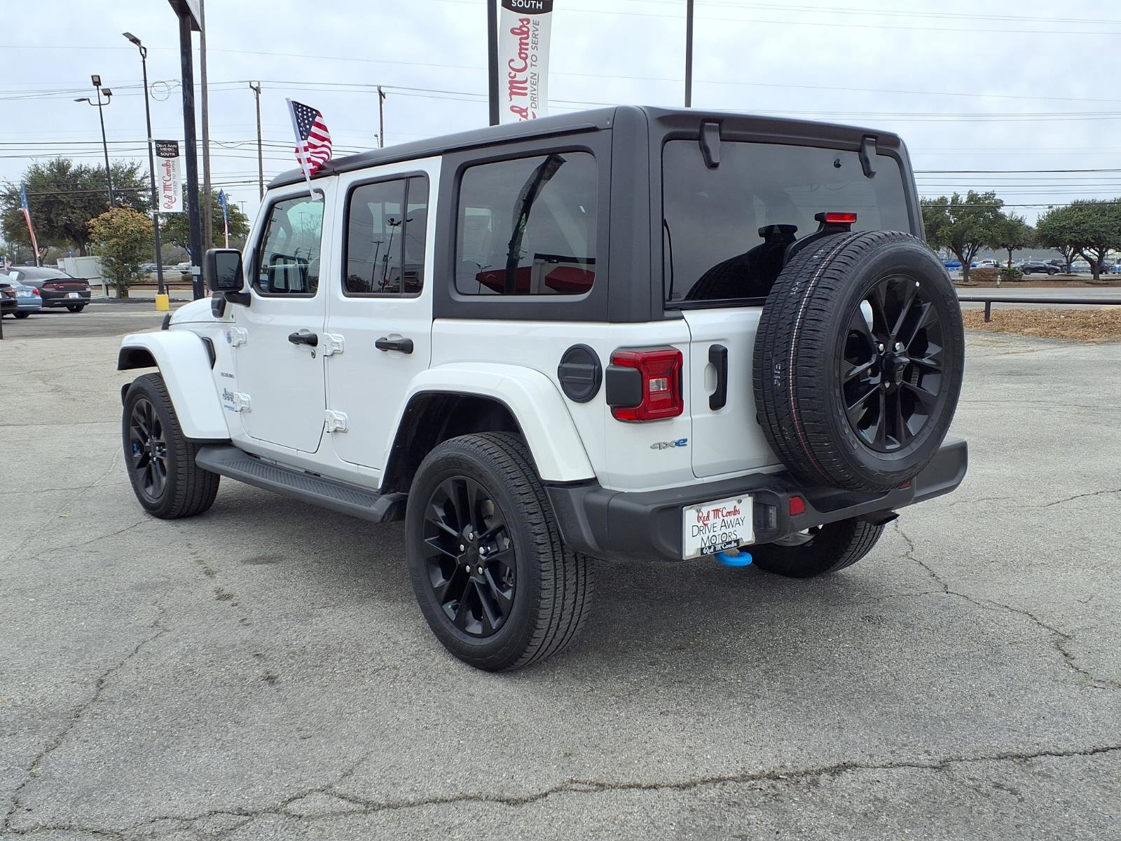 Used 2022 Jeep Wrangler Unlimited Sahara image 7