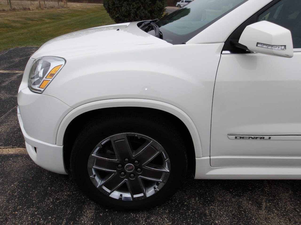 Used 2011 GMC Acadia Denali image 35