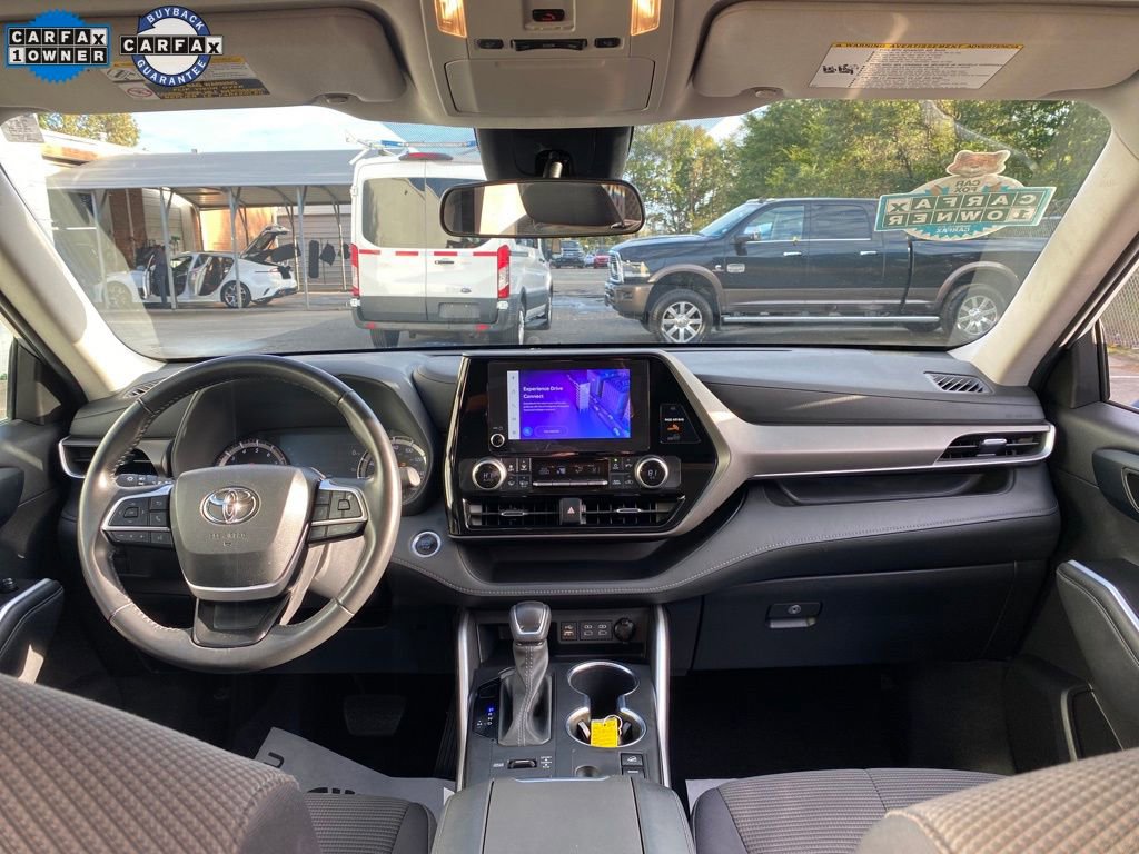 Used 2024 Toyota Highlander LE image 23