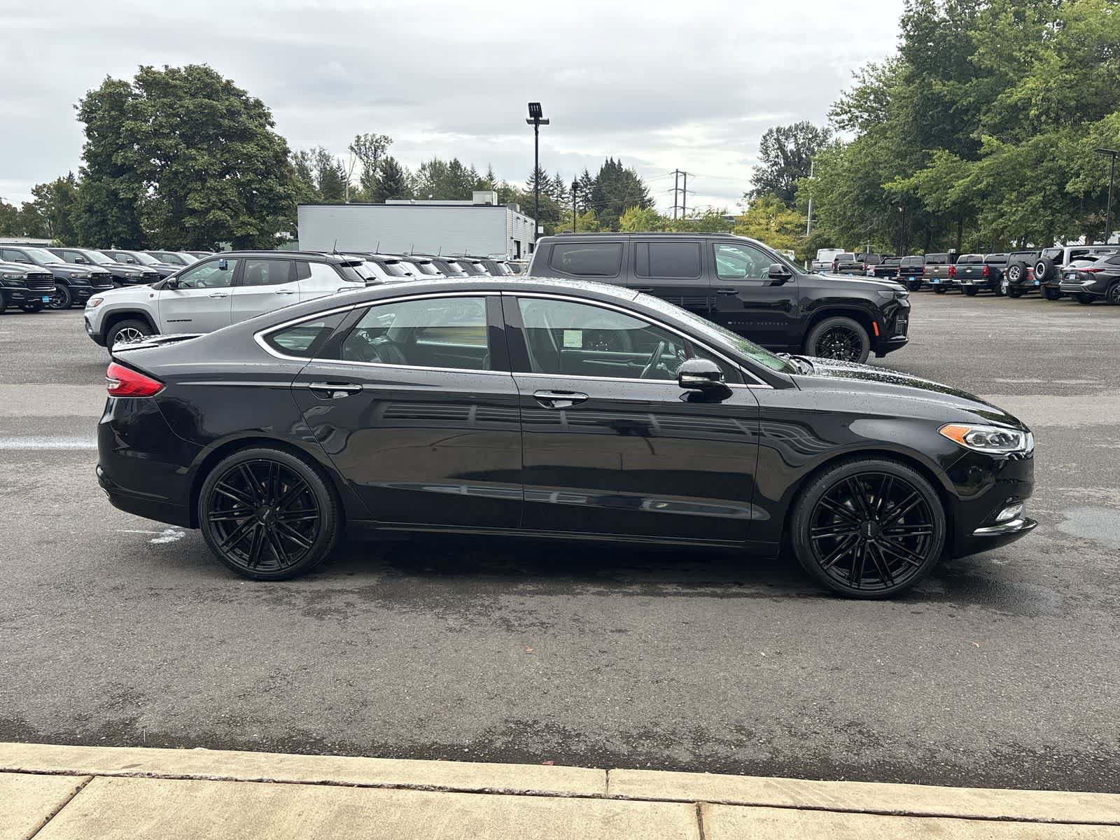 Used 2017 Ford Fusion Titanium FWD image 6