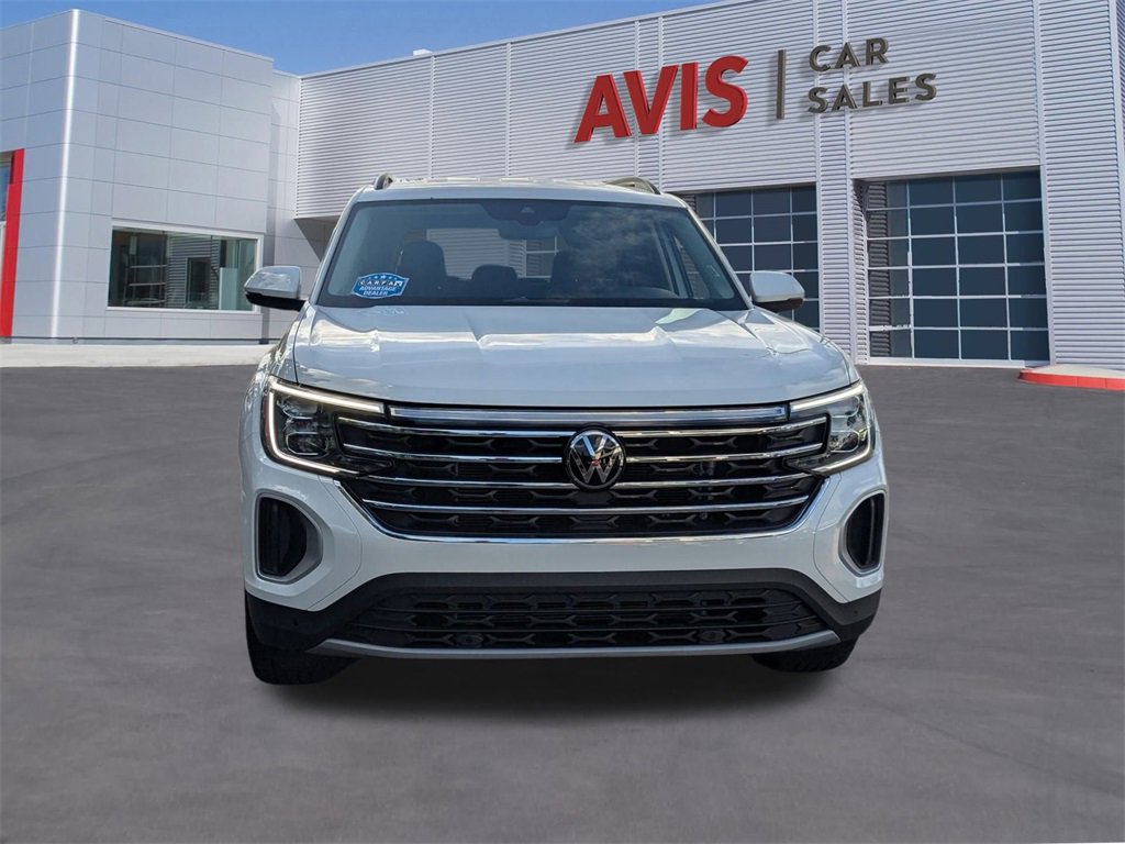 Used 2025 Volkswagen Atlas SE image 2