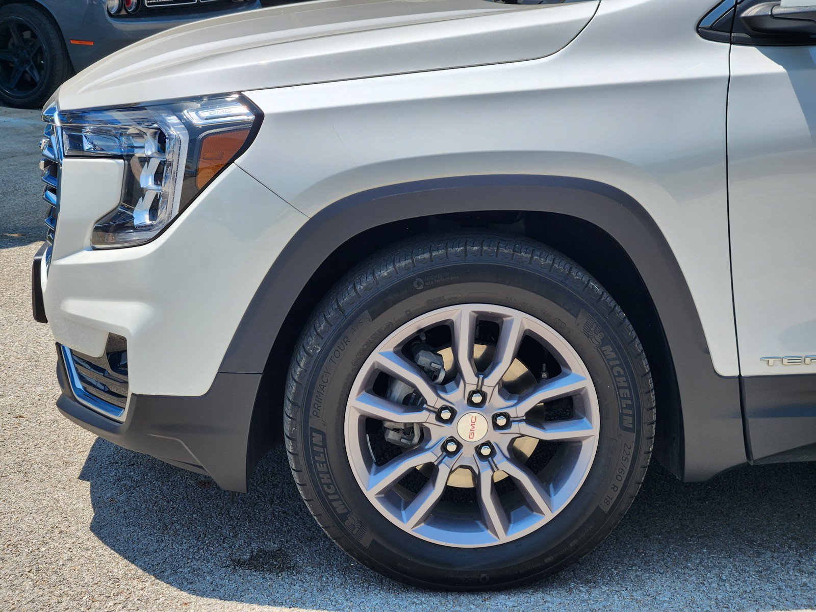 Used 2023 GMC Terrain SLT w/ LPO, Floor Liner Package FWD image 25