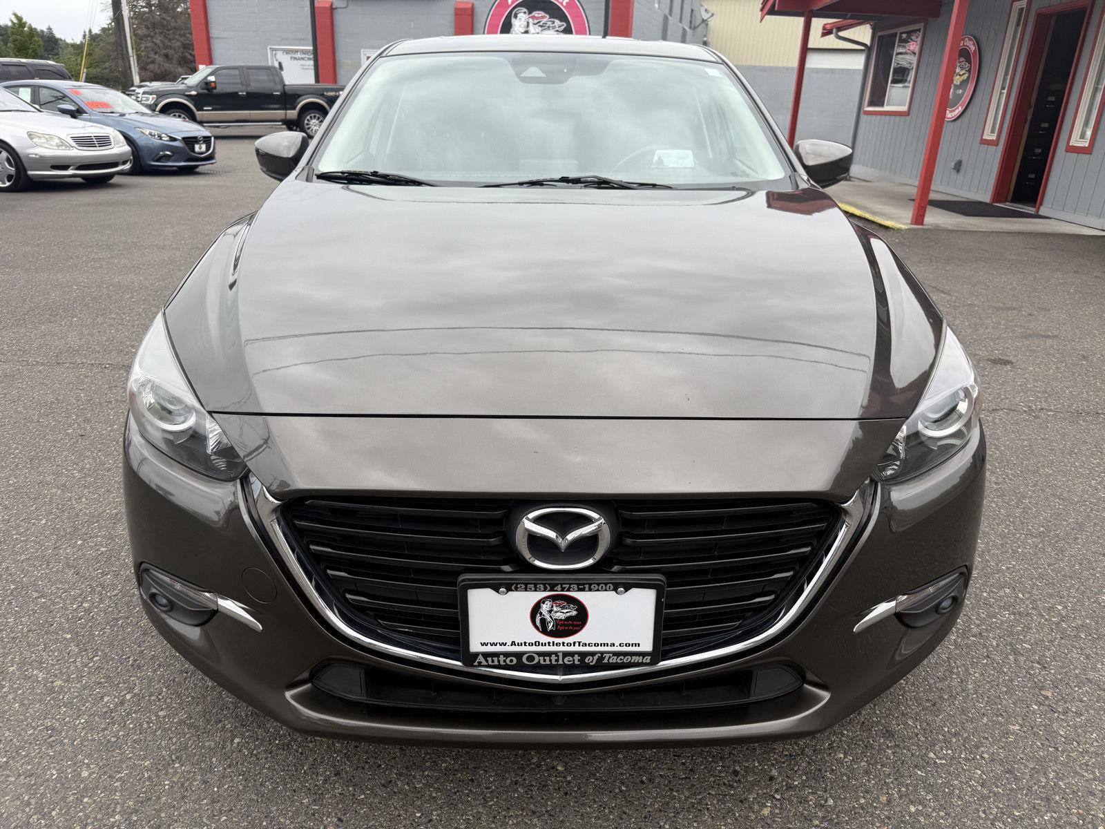 Used 2017 MAZDA MAZDA3 Grand Touring image 2